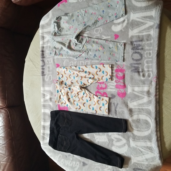 ❣5 for $25 Sale❣ Bundle of 3 Pairs of Toddler Pants - Picture 2 of 9